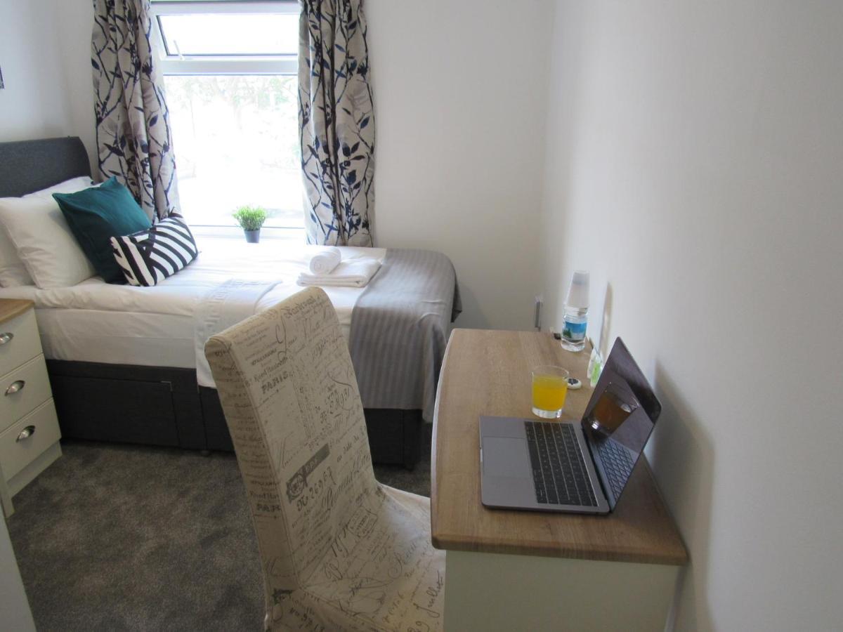The Cambridge Suites - Tas Accommodations Buitenkant foto