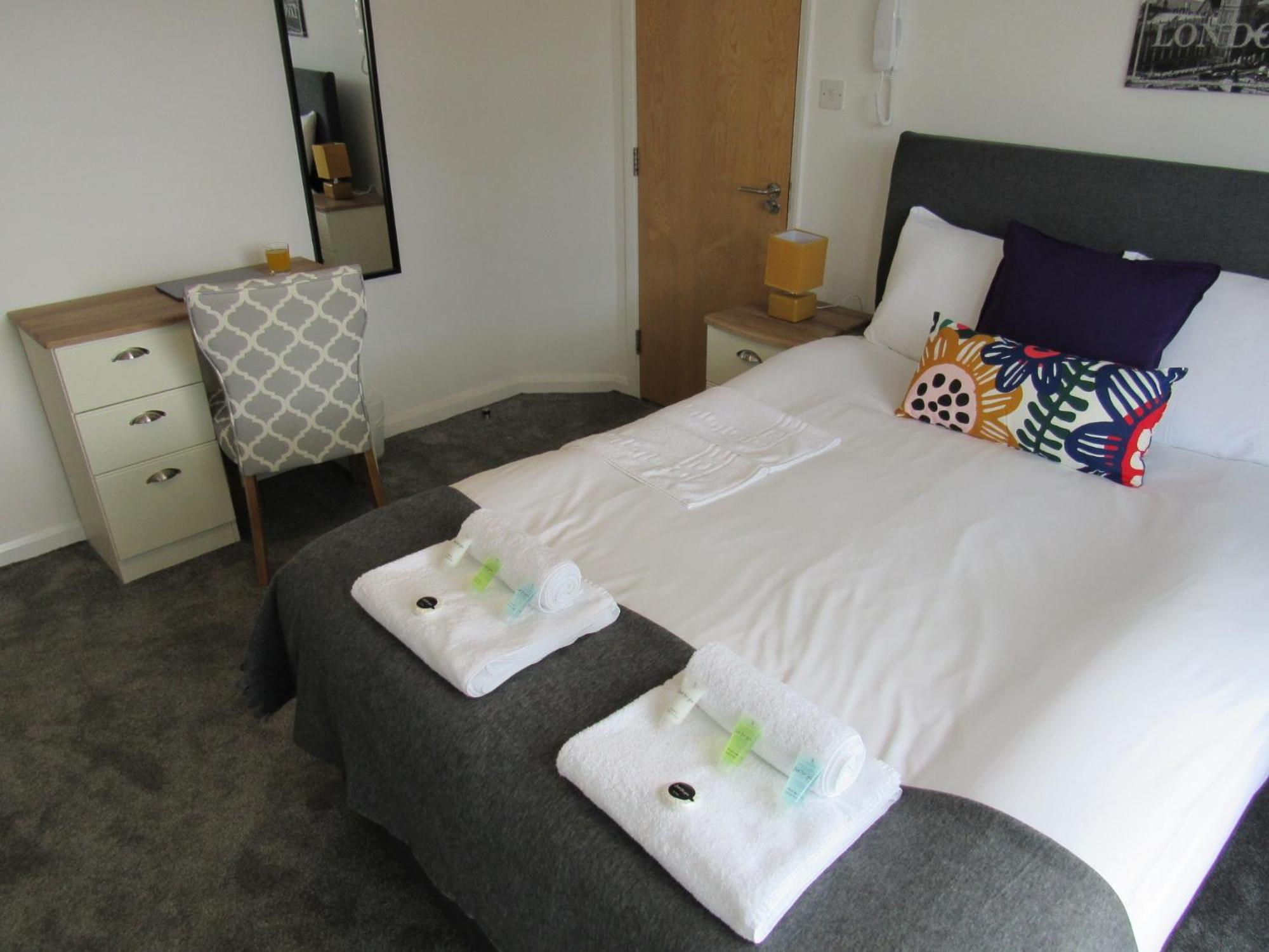The Cambridge Suites - Tas Accommodations Buitenkant foto