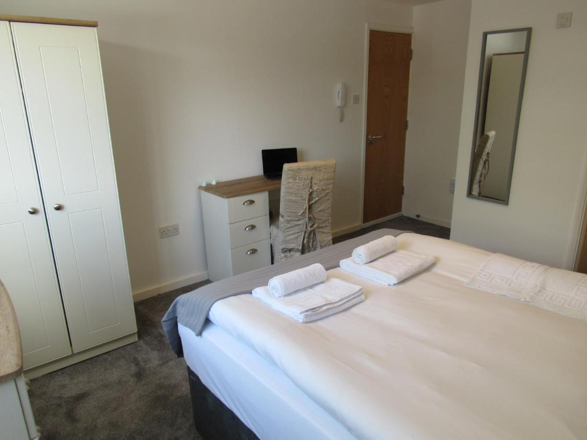 The Cambridge Suites - Tas Accommodations Buitenkant foto